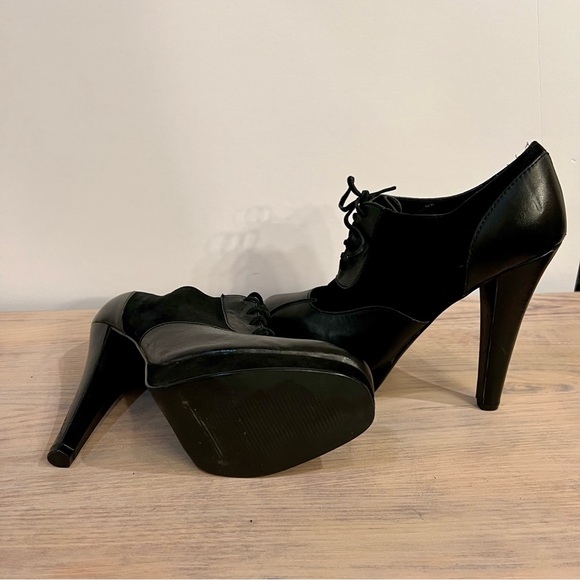 Colin Stuart Black Leather And Suede High Heel Lace-Up Booties - Picture 7 of 10